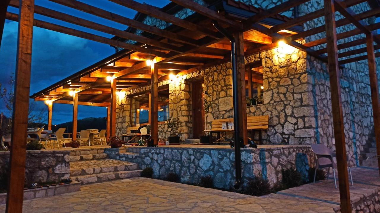 Village House - Novak Rijecani Rijeka Crnojevića Екстериор снимка